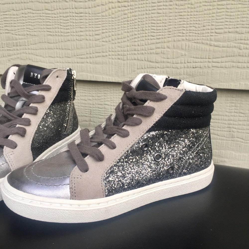 NWOT Steve Madden Sneakers Size 6